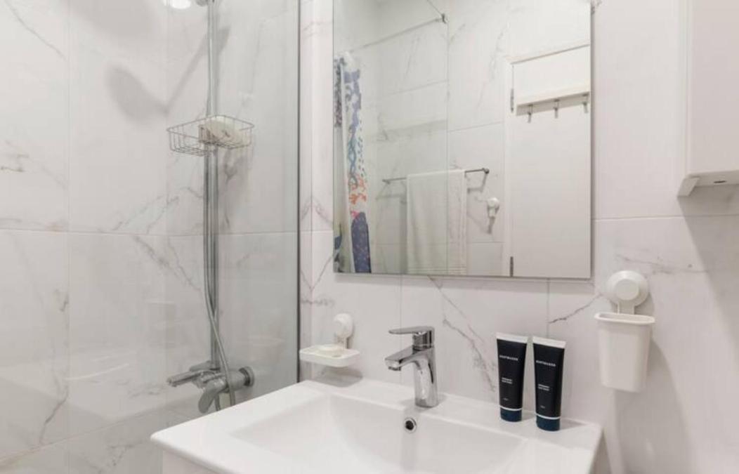Beautiful 1 Bedroom Apartment Near Benfica Lisboa Exteriör bild