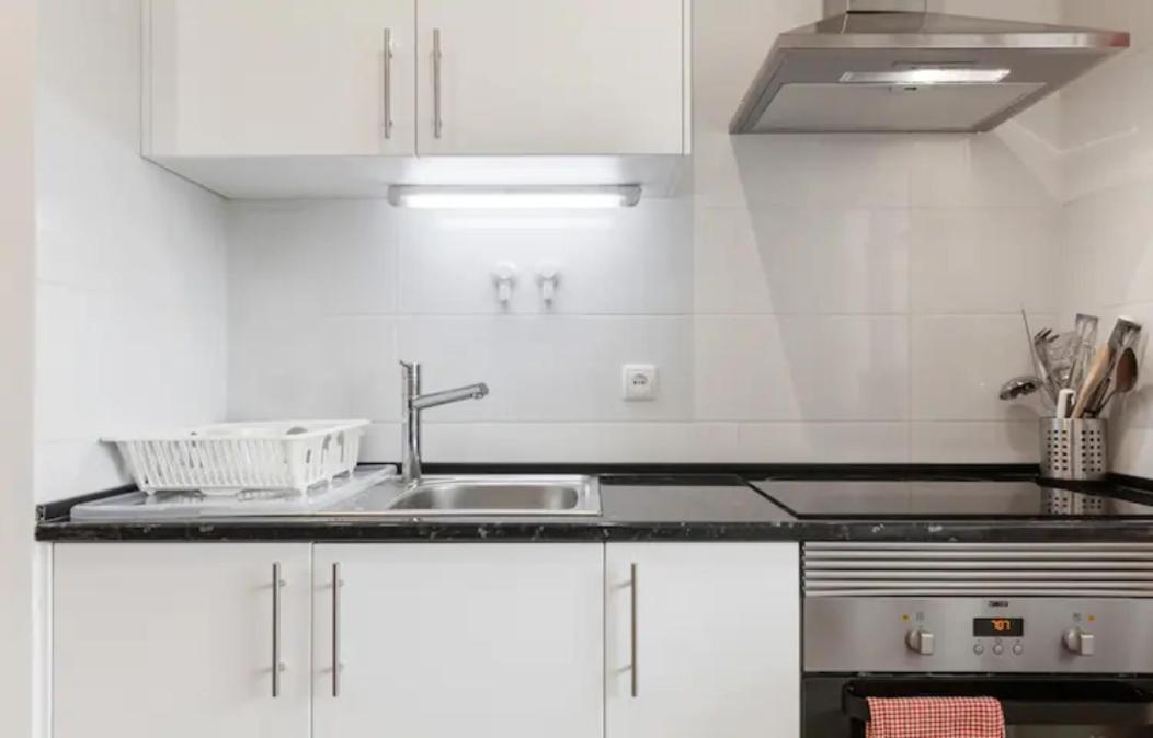 Beautiful 1 Bedroom Apartment Near Benfica Lisboa Exteriör bild