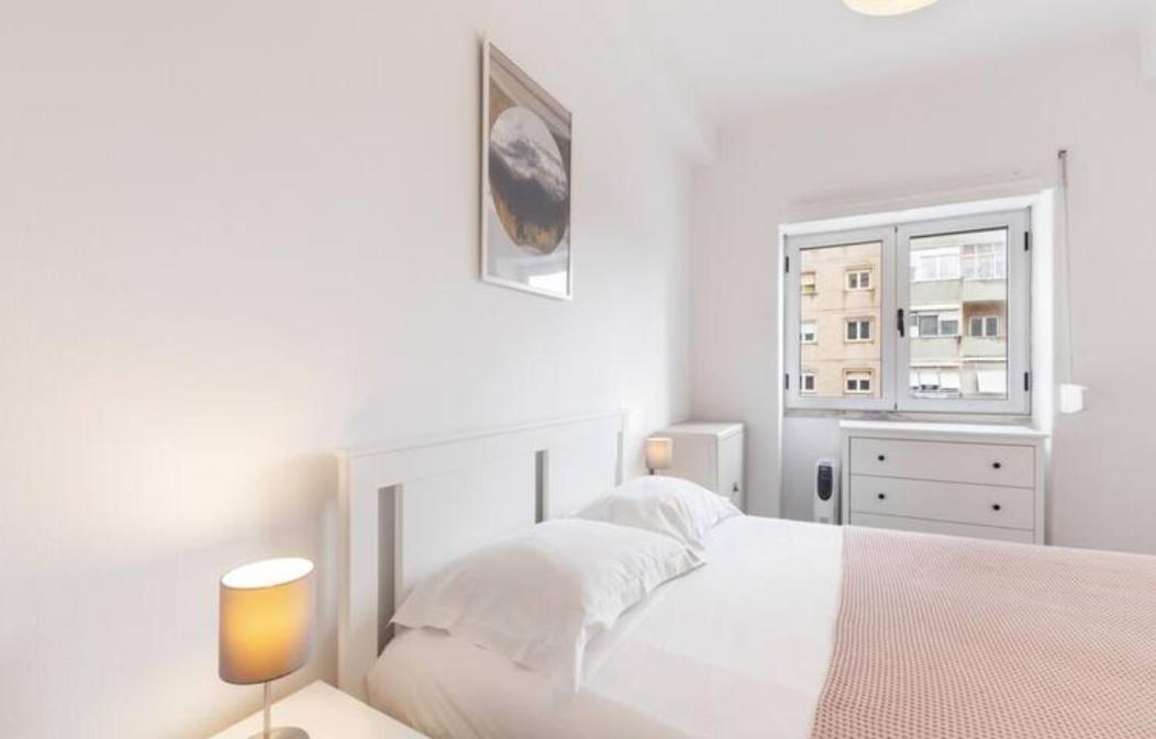 Beautiful 1 Bedroom Apartment Near Benfica Lisboa Exteriör bild