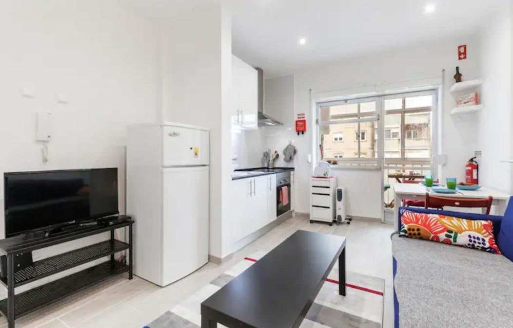 Beautiful 1 Bedroom Apartment Near Benfica Lisboa Exteriör bild